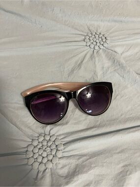 Women's Cat-Eye Sunglasses in Black and Pink